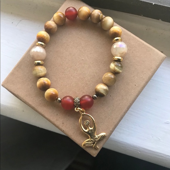 Stretch Bracelet with Pendant - Picture 3 of 3